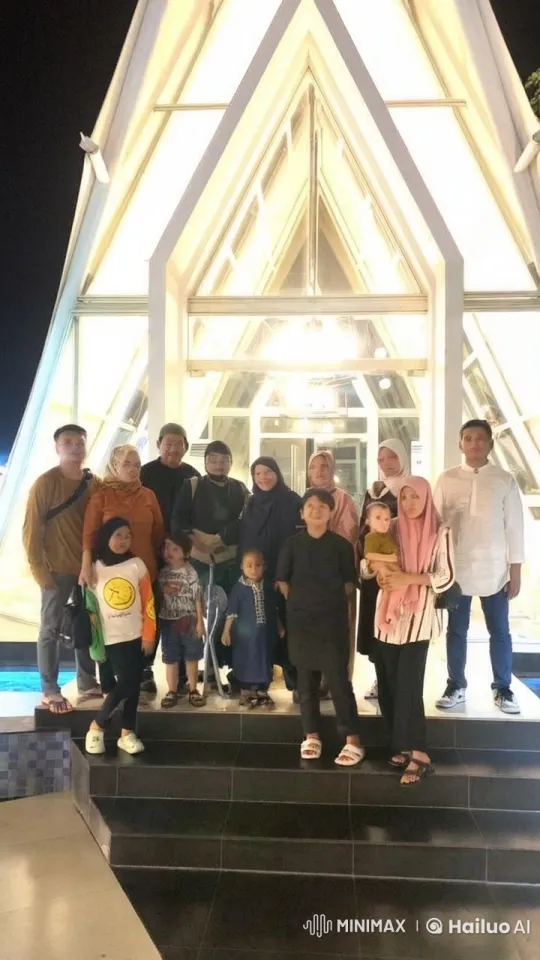 Family Demonstrates Martial Arts in Modern Architectural Setting – AI Generated Video | Hailuo AI