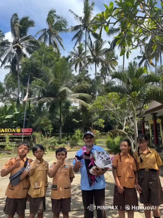 Children and Man Perform Kungfu Under Palm Trees – AI Generated Video | Hailuo AI