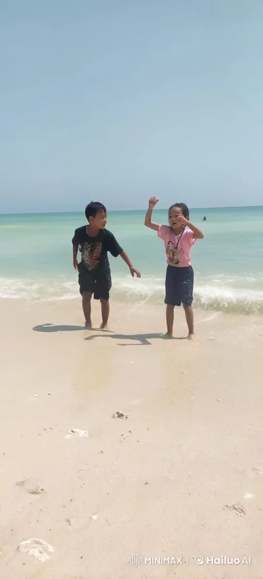 Children Practicing Kungfu on a Beach – AI Generated Video | Hailuo AI