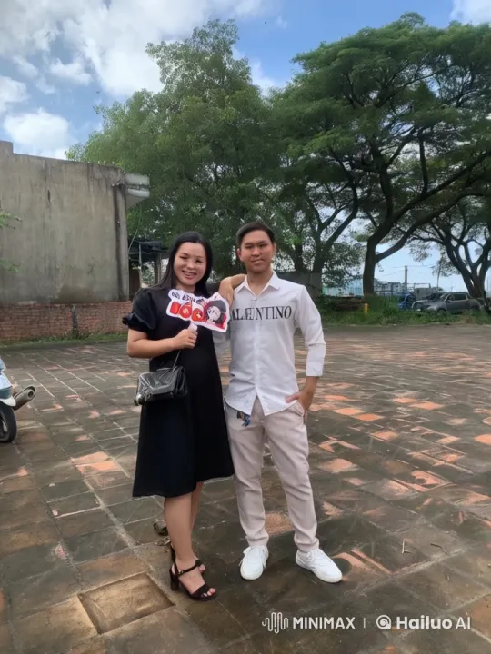 Couple Showcases Martial Arts Prowess in Urban Setting – AI Generated Video | Hailuo AI