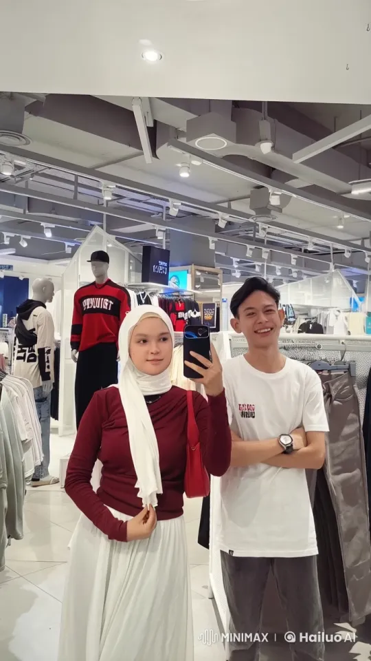 Martial Arts Display in Modern Clothing Store – AI Generated Video | Hailuo AI