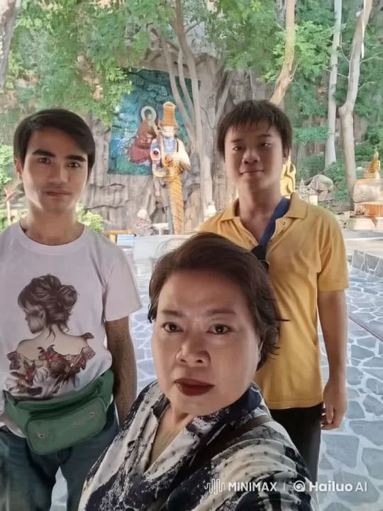 Martial Arts Fight Scene in Serene Outdoor Setting – AI Generated Video | Hailuo AI