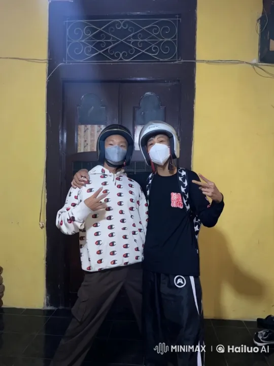 Kung Fu China: Casual Duo Poses Playfully in Front of Door – AI Generated Video | Hailuo AI