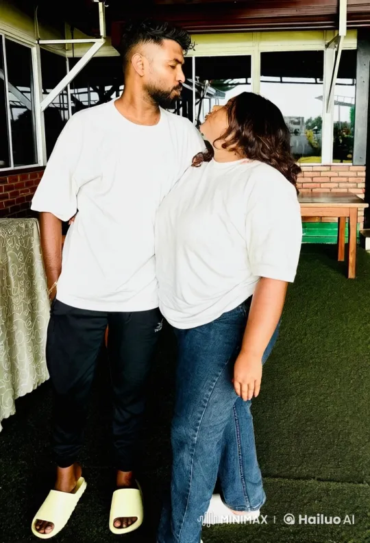 Casual Duo Engages in Energetic Kung Fu Fight – AI Generated Video | Hailuo AI