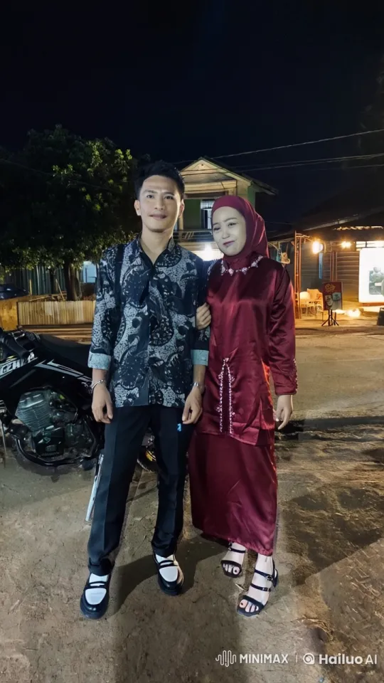 Traditional Attire Kungfu Display in Urban Setting – AI Generated Video | Hailuo AI