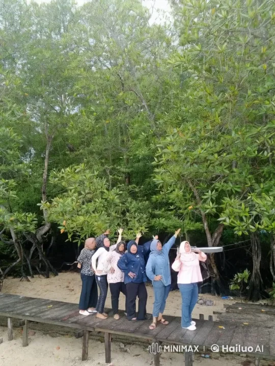 Six Practitioners Displaying Wing Chun in Lush Forest – AI Generated Video | Hailuo AI