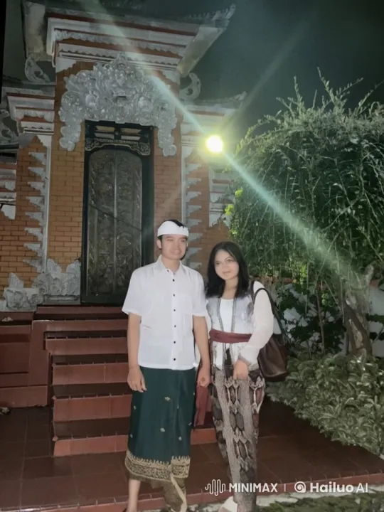 Kung Fu Night: Couple Training in Ornamental Gate – AI Generated Video | Hailuo AI
