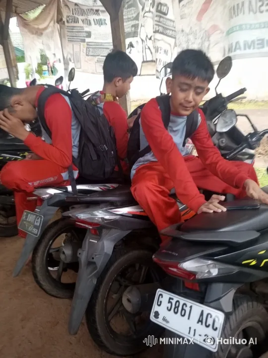 Boys in Red and Gray Engage in Playful Kung Fu Fight – AI Generated Video | Hailuo AI