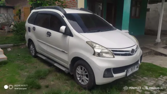 White Car Transforms into White Bumblebee Robot – AI Generated Video | Hailuo AI