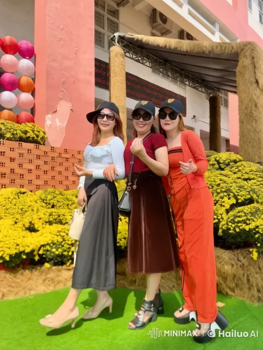 Kungfu Mastery: Fashionable Fighters in Festive Setting – AI Generated Video | Hailuo AI