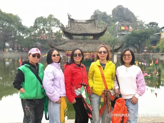 Five Women Perform Martial Arts in Serene Pagoda Setting – AI Generated Video | Hailuo AI