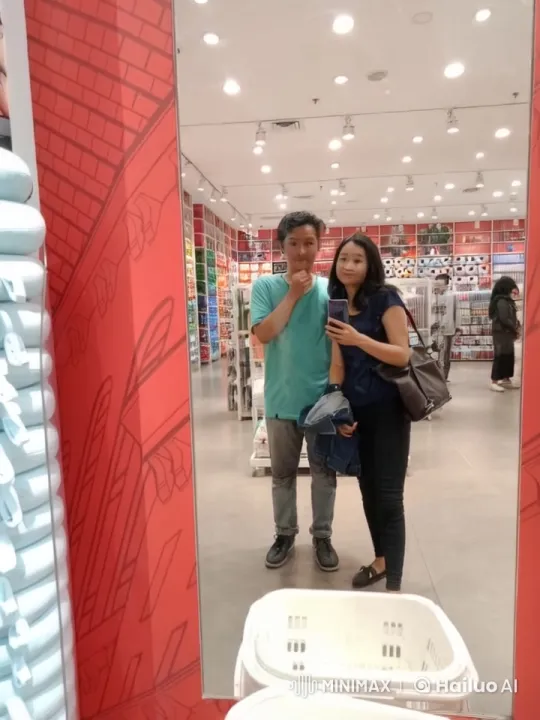 Modern Store Kungfu Battle: Man vs. Woman – AI Generated Video | Hailuo AI