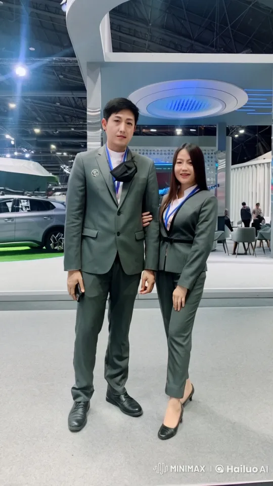 Formal Business Attire Kung Fu Fight in Futuristic Setting – AI Generated Video | Hailuo AI