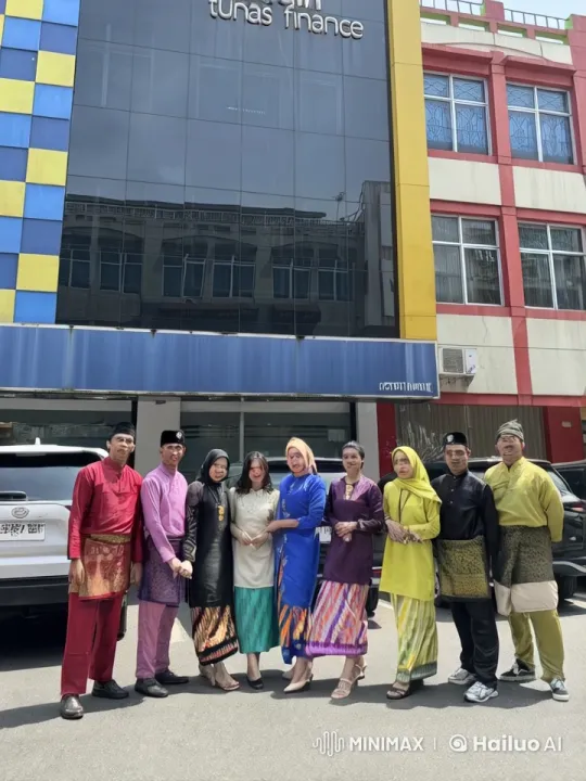Traditional Outfits Kung Fu Battle in Front of Tunas Finance – AI Generated Video | Hailuo AI