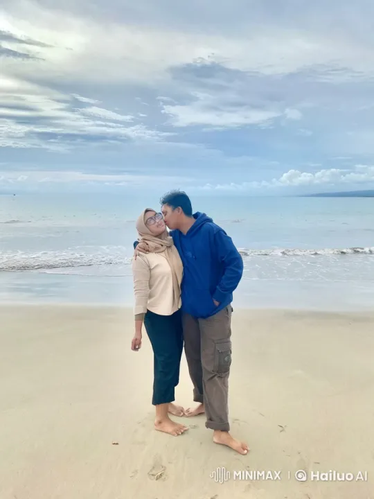 Couple Practices Kungfu Playfully on Beach – AI Generated Video | Hailuo AI
