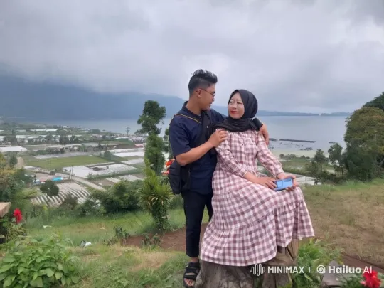 Couple Enjoying Scenic View Amidst Kung Fu Performance – AI Generated Video | Hailuo AI