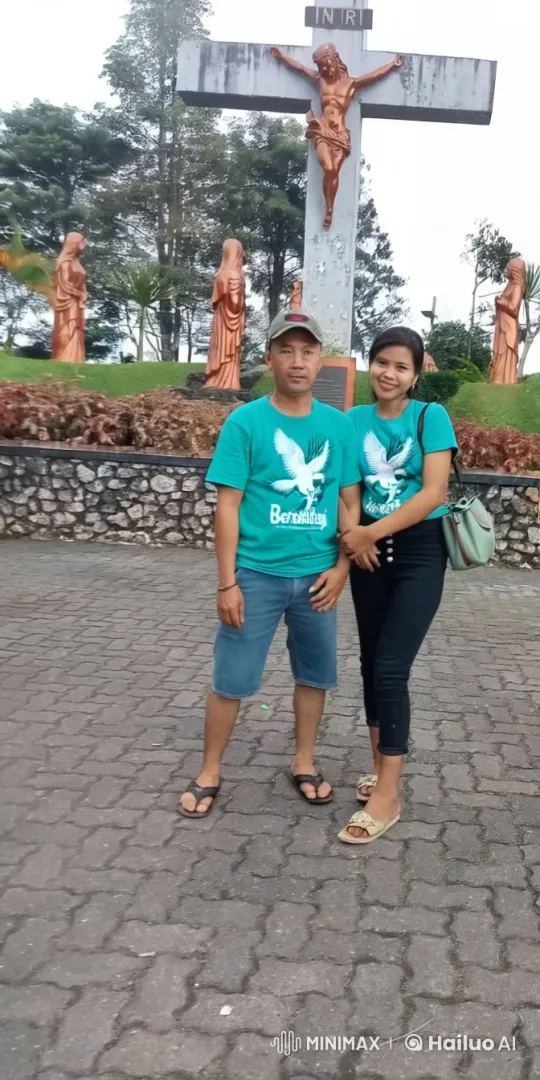 Couple Performs Kungfu in Front of Statues – AI Generated Video | Hailuo AI