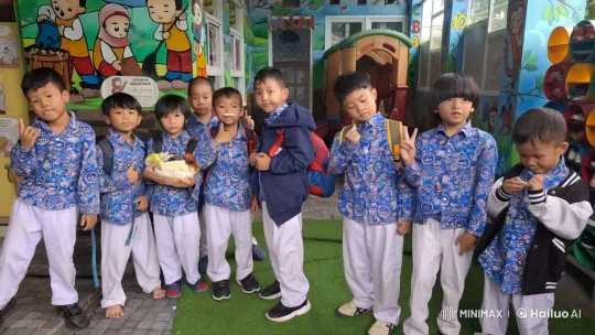 Children Practicing Kungfu in Playful Atmosphere – AI Generated Video | Hailuo AI