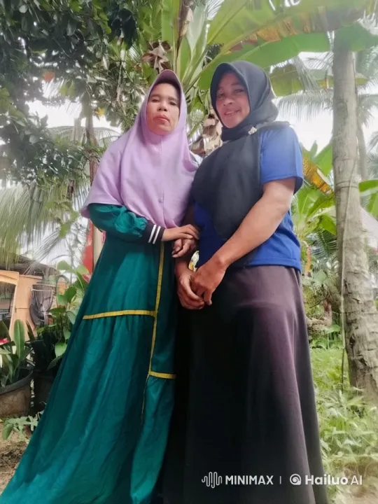 Women Display Martial Arts Skills in Tropical Garden – AI Generated Video | Hailuo AI