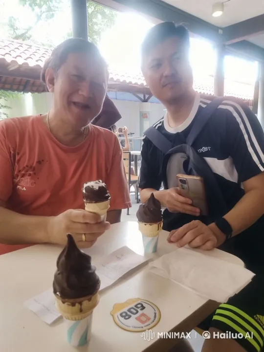 Outdoor Fun: Ice Cream Cone Prank Captured – AI Generated Video | Hailuo AI