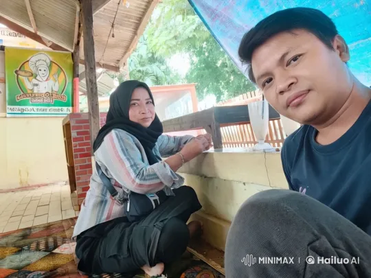 Man Demonstrates Kungfu in Open-Air Food Stall – AI Generated Video | Hailuo AI