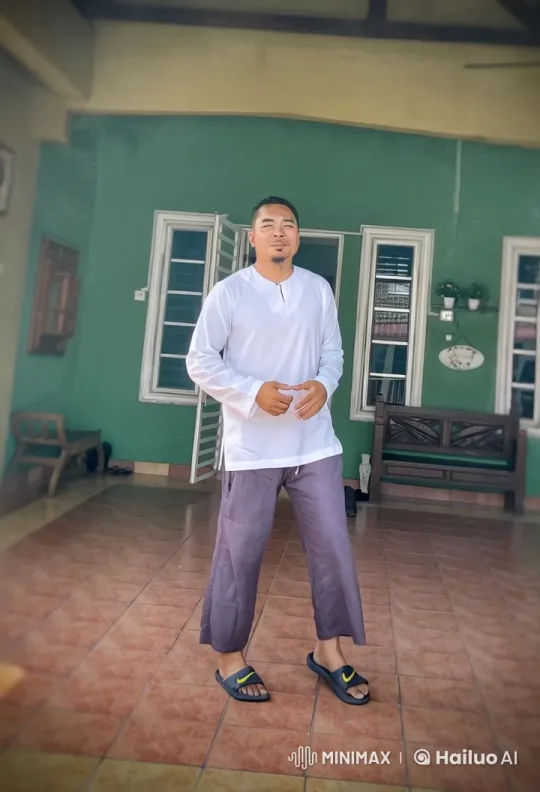 Master Demonstrates Versatile Wing Chun and Kung Fu Skills – AI Generated Video | Hailuo AI