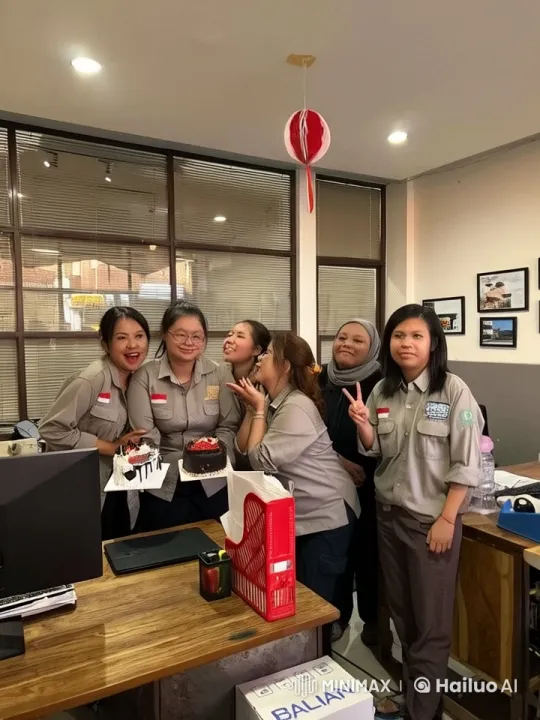 Office Girls' Surprise Kung Fu Performance – AI Generated Video | Hailuo AI