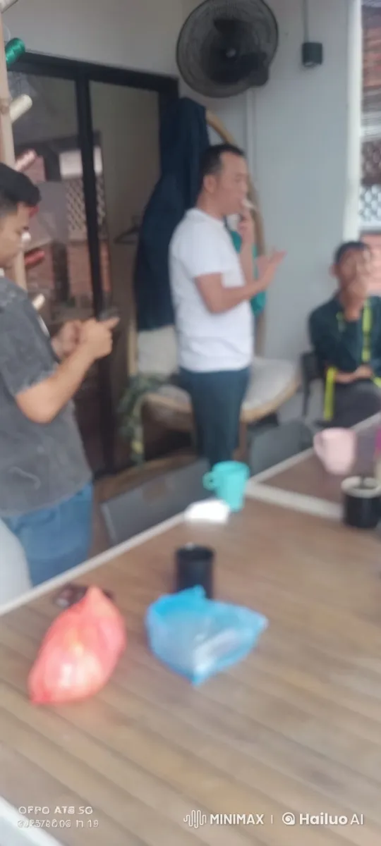 Indoor Kung Fu Demonstration by Skilled Practitioner – AI Generated Video | Hailuo AI