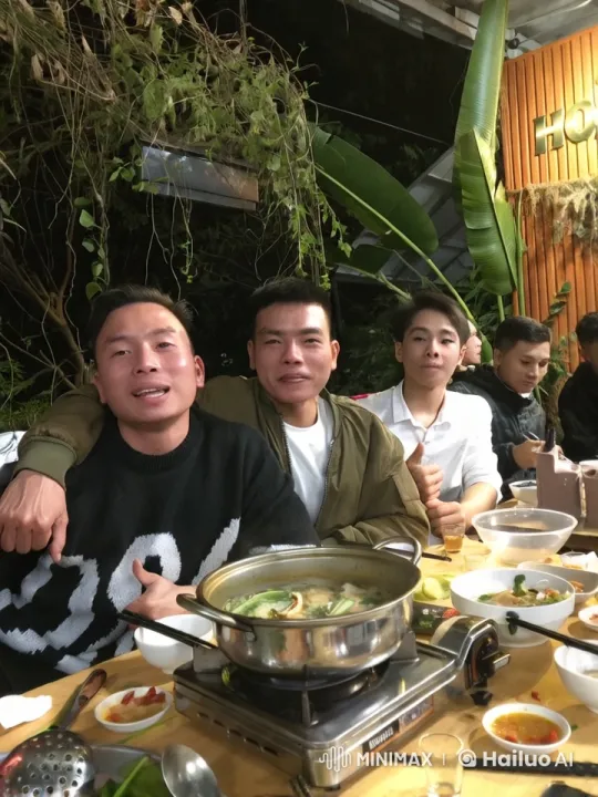 Friends Enjoy Hotpot and Playful Fight at Outdoor Gathering – AI Generated Video | Hailuo AI