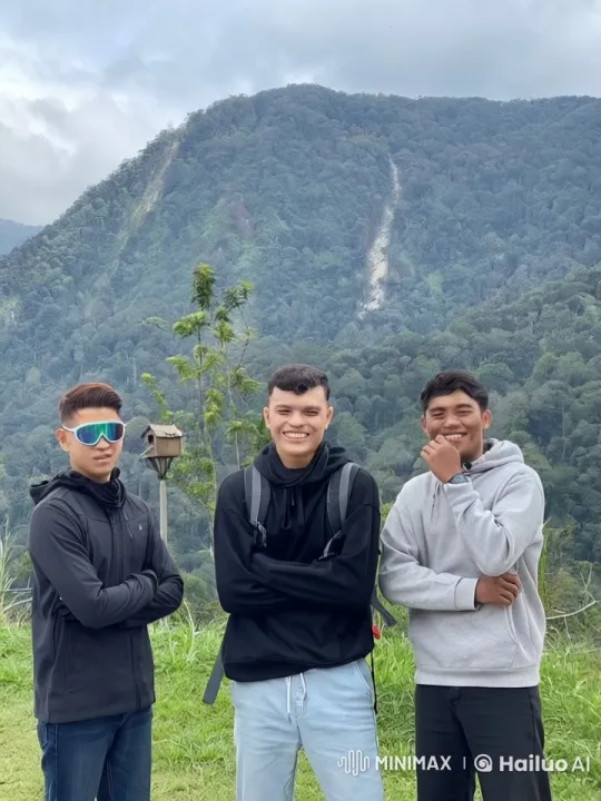Friends Perform Martial Arts Amidst Scenic Mountains – AI Generated Video | Hailuo AI