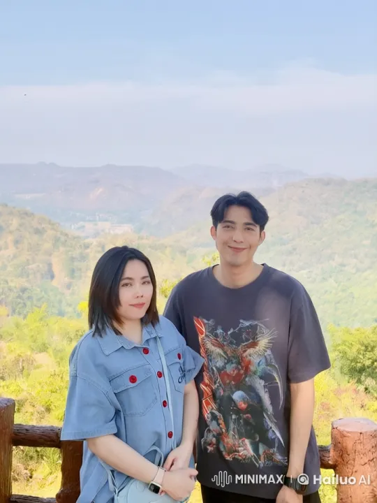 Tourists Engage in Thrilling Kung Fu Battle in Mountain Scenery – AI Generated Video | Hailuo AI