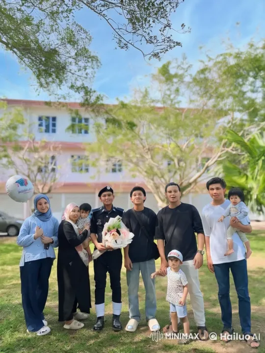 Family Picture Becomes Kungfu Epic – AI Generated Video | Hailuo AI