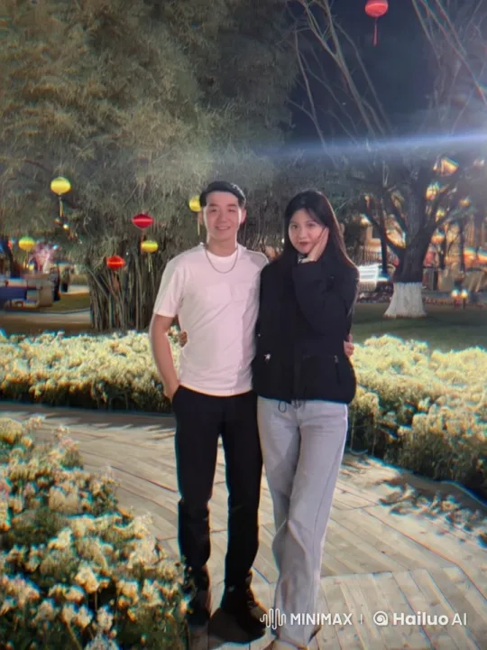 Romantic Couple Embraces Under Lanterns at Night – AI Generated Video | Hailuo AI