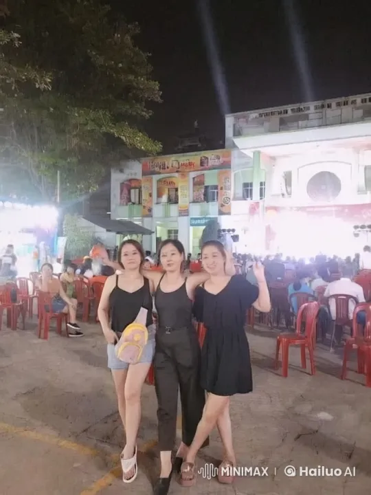 Friends Perform Kungfu at Festive Outdoor Event – AI Generated Video | Hailuo AI