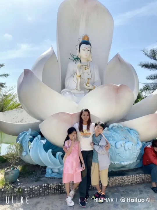 Kung Fu Practitioners Perform in Serene Garden – AI Generated Video | Hailuo AI
