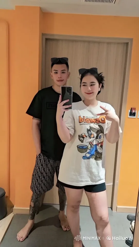 Couple Performs Dynamic Kung Fu Fight in Casual Attire – AI Generated Video | Hailuo AI