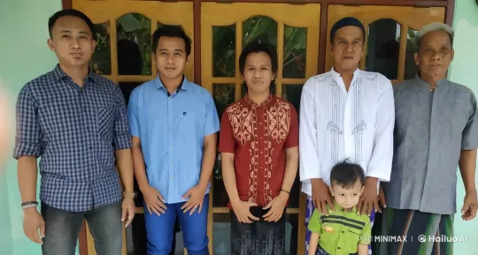 Family Performs Dynamic Kung Fu in Front of House – AI Generated Video | Hailuo AI