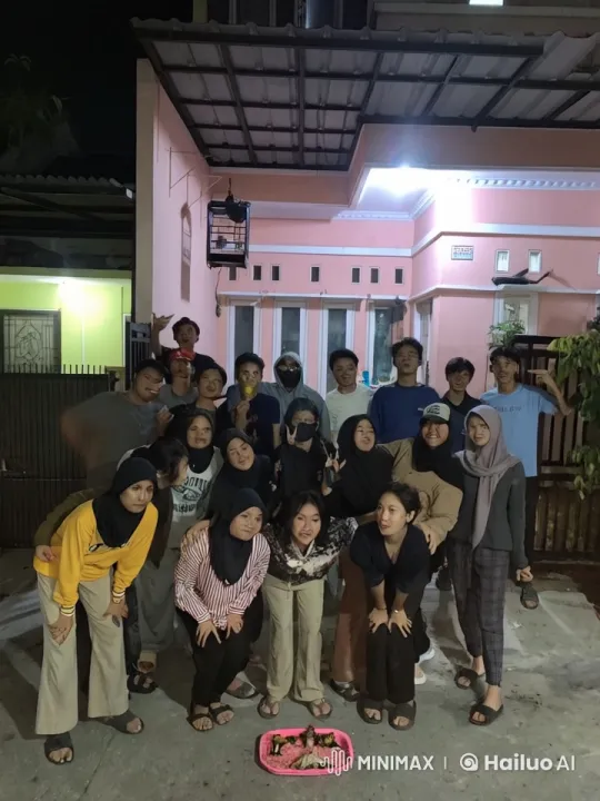 Nighttime Kung Fu Practice in Suburban Setting – AI Generated Video | Hailuo AI