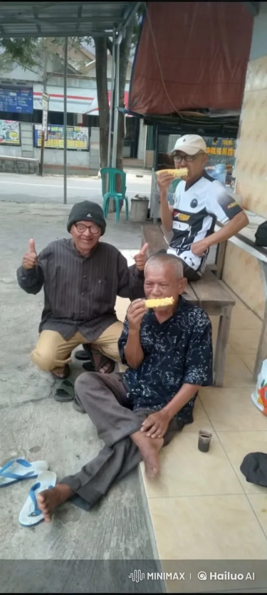 Elderly Men's Whimsical Street Fight with Surprising Aerial Feats – AI Generated Video | Hailuo AI