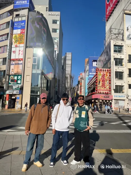 Urban Kungfu Battle in Bustling City Street – AI Generated Video | Hailuo AI