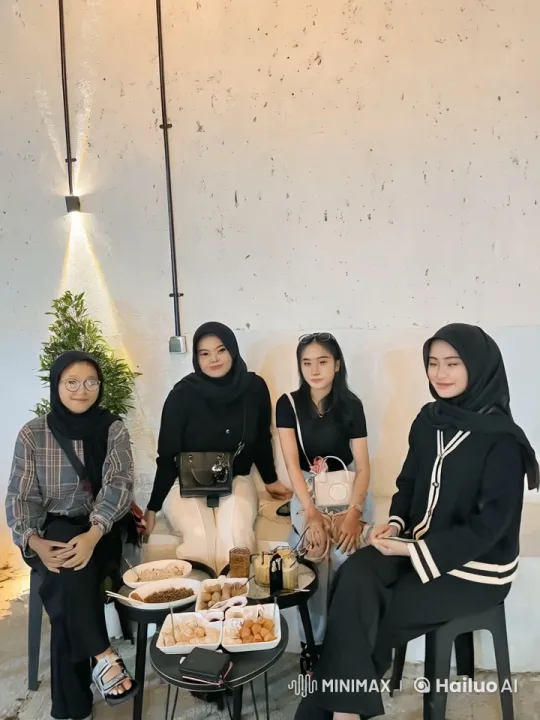Stylish Women Perform Martial Arts in Chic Café – AI Generated Video | Hailuo AI