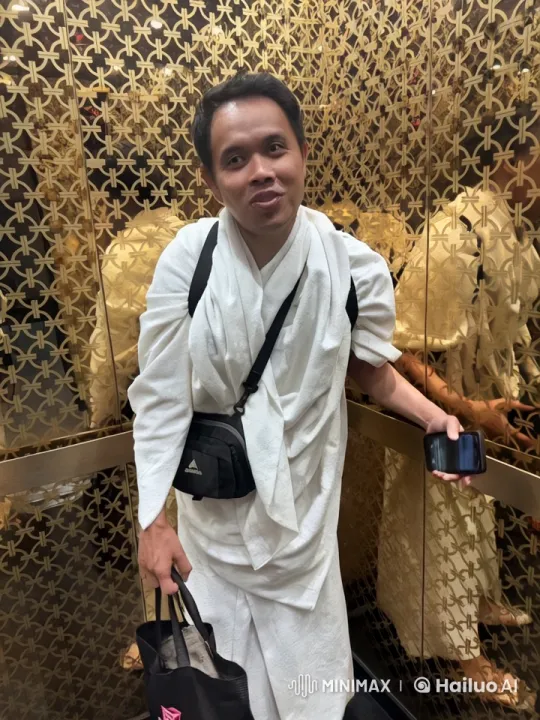 Martial Artist Practices in Ornate Golden Elevator – AI Generated Video | Hailuo AI