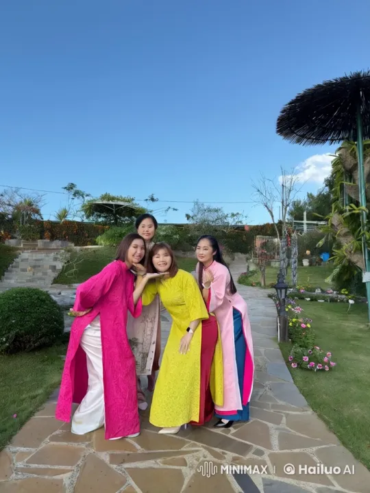 Traditional Vietnamese Áo dài and Kung Fu Fusion – AI Generated Video | Hailuo AI