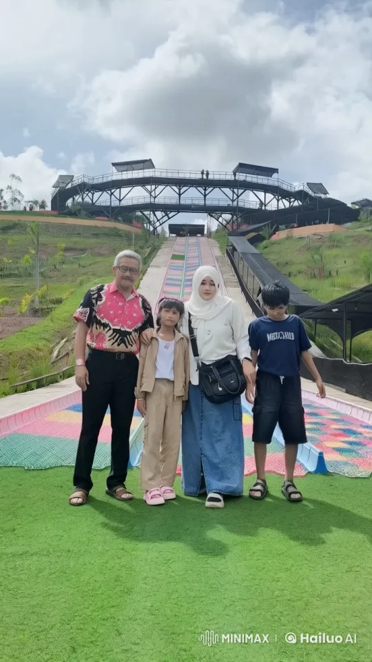 Family Poses Dynamically in Animated Outdoor Setting – AI Generated Video | Hailuo AI