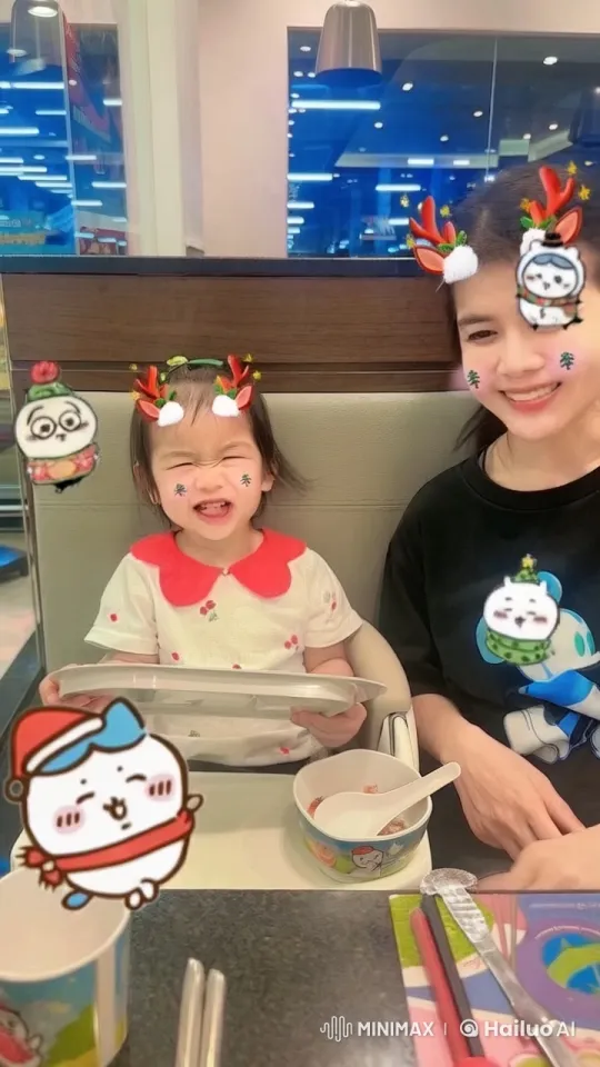 Child Enacts Playful Kung Fu Display in Restaurant – AI Generated Video | Hailuo AI