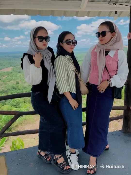 Women Perform Kung Fu Amidst Scenic Hills – AI Generated Video | Hailuo AI