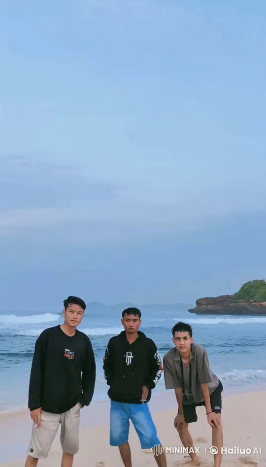 Beach Kungfu Display: Graceful Moves Meet Serene Waves – AI Generated Video | Hailuo AI