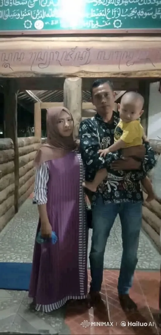 Family Demonstrates Synchronized Kungfu in Wooden Walkway – AI Generated Video | Hailuo AI