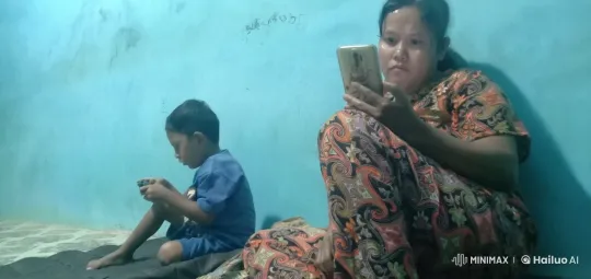 Child Practices Kung Fu While Adult Watches – AI Generated Video | Hailuo AI