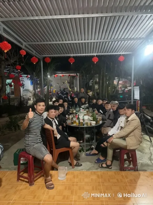 Martial Arts Sparring Erupts at Lively Night Gathering – AI Generated Video | Hailuo AI